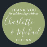 Moss Green Signature Wedding Favoriet Dank u Ronde Sticker<br><div class="desc">Moss groene handtekening bruiloft gunst dank u klassieke ronde sticker met handtekening stijl namen. Personaliseer met uw speciale dank u informatie in chique typografie. Ontworpen door Thisnotme©</div>