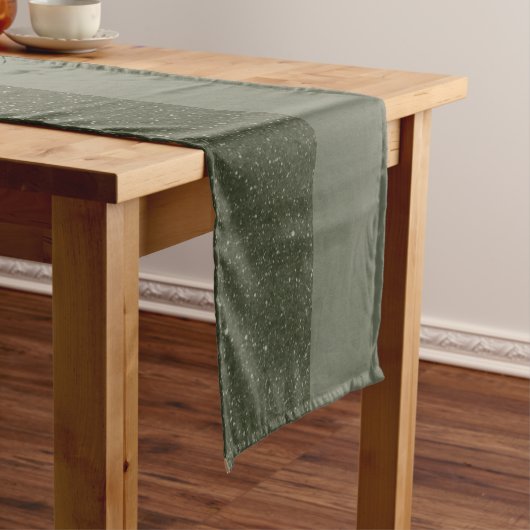 Moss Green Split Table Runner – ontwerp Korte Tafelloper (Voorbeeld)