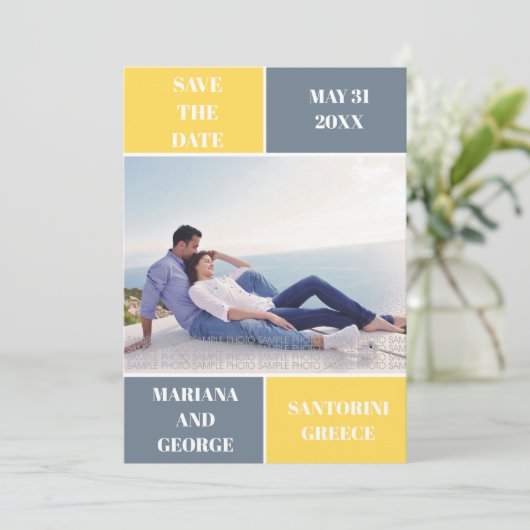 Mosterd en grijze kleurblok met leisteen Sla de da Save The Date (Staand voorkant)