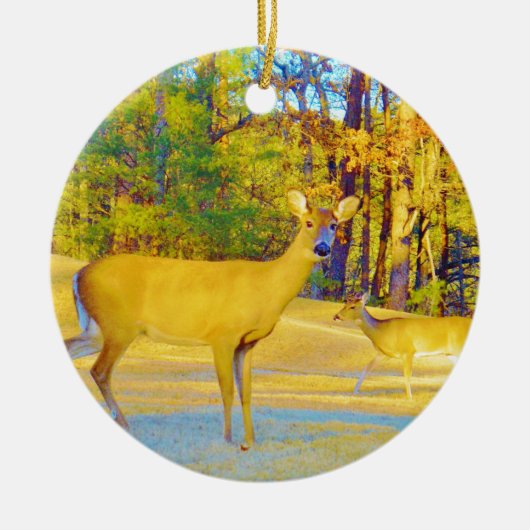 Mosterd gekleurd deer met lichtblauw keramisch ornament (Voorkant)