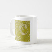 Mosterd Schildpad Shell abstracte print door LeahG Koffiemok (Voorkant links)