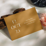 Mosterdbruine herfst moderne minimalistische foto  save the date<br><div class="desc">Moderne typografie minimalistische bruiloft Save the Date met foto aan de achterkant in de kleuren Mosterdbruin,  Lichtbruin,  Bourbon,  Reno Zand. Geschikt voor herfst/herfstbruiloft. Neem contact met me op als je extra items nodig hebt.</div>