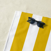 Mosterdgeel en witte verticale strepen strandlaken (In situ)