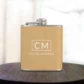 Mosterdgeel minimalistisch modern monogram naam heupfles