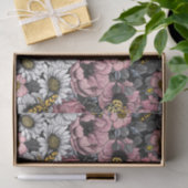 Moten op bloem mengen in roze en grijs tissuepapier (Geschenk)