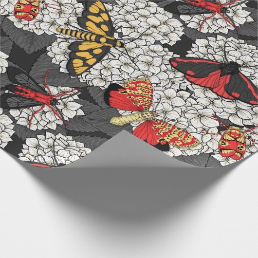 Moten op witte hydrangea cadeaupapier (Hoek)