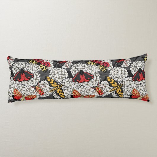 Moten op witte hydrangea lichaamskussen (Achterkant)