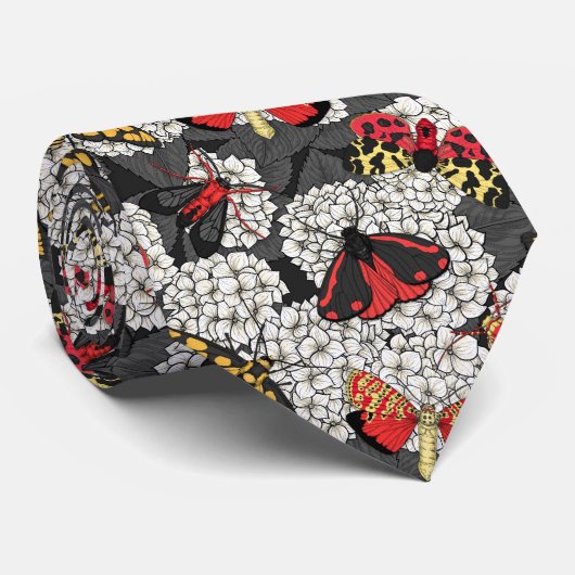 Moten op witte hydrangea stropdas (Opgerold)