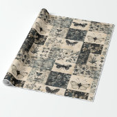  Moth & Botanical Grunge Halloween Collage Cadeaupapier (Uitgerold)