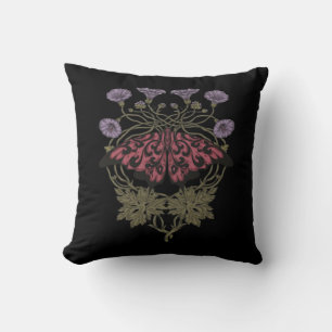 Moth Talisman - Whimsigoth Witchy Art - Kleurenver Kussen