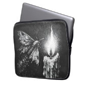 Moth to the Flame — door BurnsInHell Laptop Sleeve (Voorkant Links)