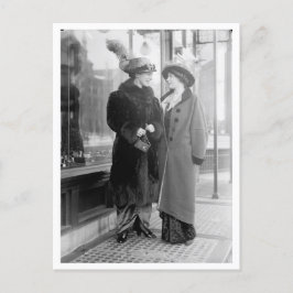 Mother and Daughter Shopping Briefkaart