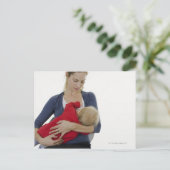 Mother breastfeeding her baby. briefkaart (Staand voorkant)