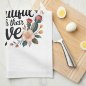 Mothers Make Life Beautiful With Their Love Theedoek (Quarter Fold)