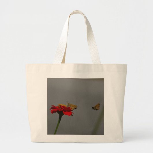Moths en Red Zinnia Grote Tote Bag (Voorkant)