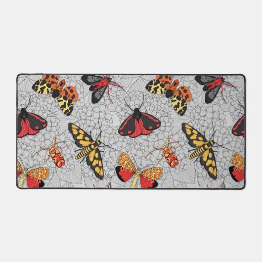 Moths on hydrangea bureaumat (Voorkant)