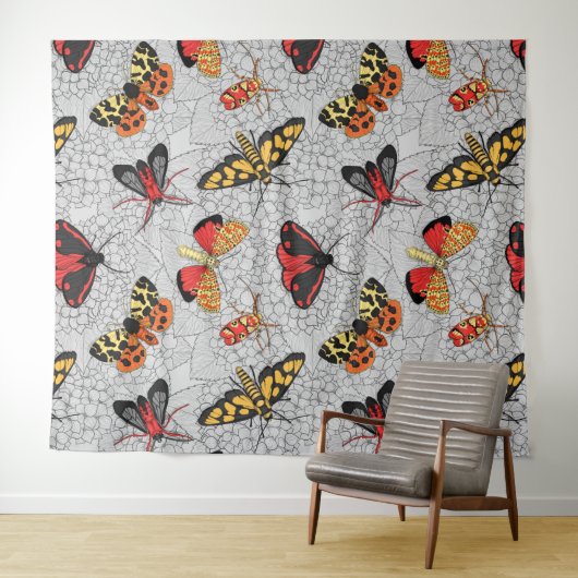 Moths on hydrangea wandkleed (In Situ (horizontaal))