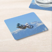 Motocross Rider Flying over Mountain Kartonnen Onderzetters (Schuin)