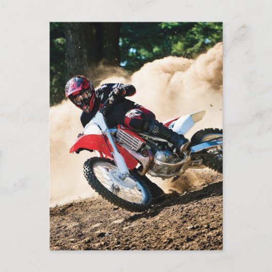 Motocross rijder gooit kussen briefkaart (Voorkant)