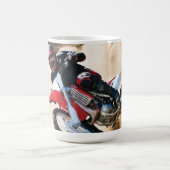 Motocross rijder gooit kussen koffiemok (Center)