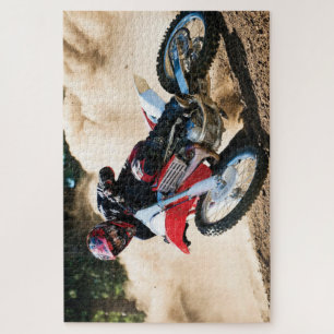 Motocross rijder gooit kussen legpuzzel