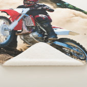 Motocross rijder gooit kussen sherpa deken (3/4)