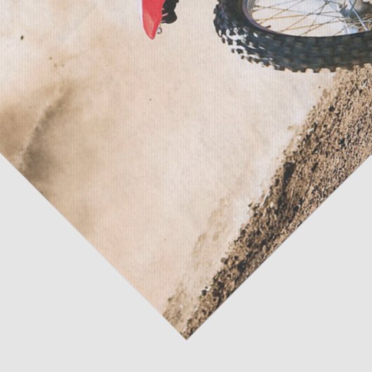 Motocross rijder gooit kussen tissuepapier (Detail)