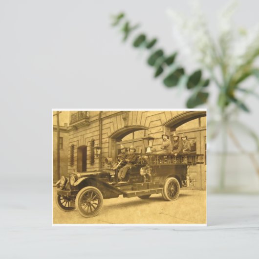 Motor nr. 34  brandweermaatschappij briefkaart (Staand voorkant)