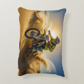 Motorcrosser rijden in de duinen accent kussen (Achterkant (Verticaal))