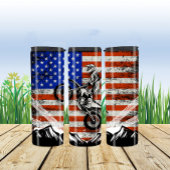 Motorcrosser springt tegen Amerikaanse vlag Thermosbeker