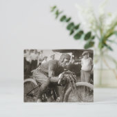 Motorcyclearcester, 1922 briefkaart (Staand voorkant)