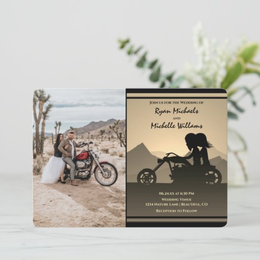 Motorfiets Couple Mountain Photo Weddenschap Kaart (Staand voorkant)