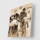  motorfiets en oude leerschool vierkante klok (Hoek)