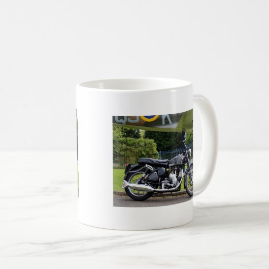 Motorfiets en spitvuur koffiemok (Voorkant rechts)