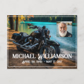 Motorfiets In de buurt van de waterviering van het Briefkaart (Voorkant)