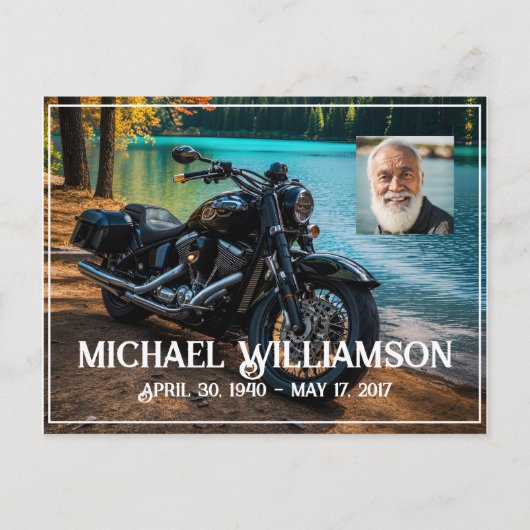 Motorfiets In de buurt van de waterviering van het Briefkaart (Voorkant)