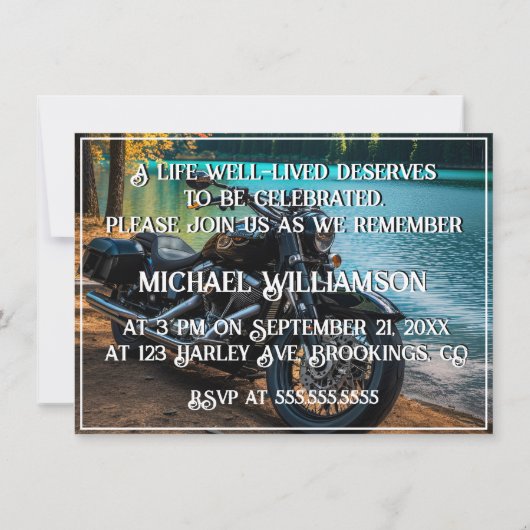 Motorfiets In de buurt van de waterviering van het Kaart (Achterkant)