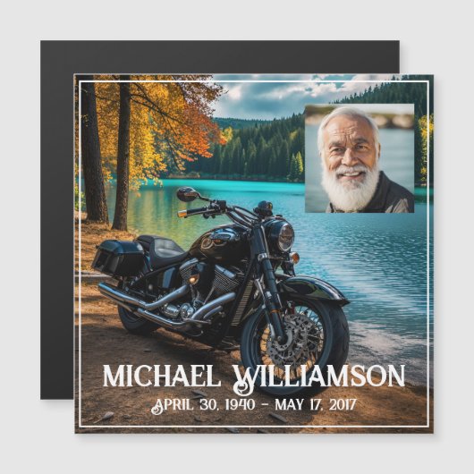 Motorfiets In de buurt van de waterviering van het Magnetische Uitnodiging (Voorkant / Achterkant)