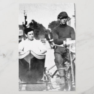 motorfiets met autowrakken en motorfiets met moto
