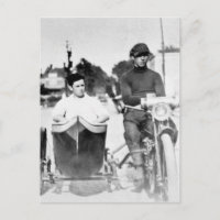 motorfiets met autowrakken en motorfiets met moto