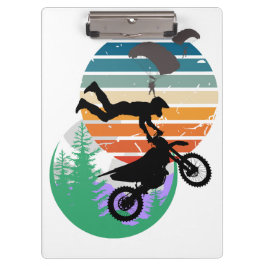Motorfiets, parachutes en het buitenleven klembord