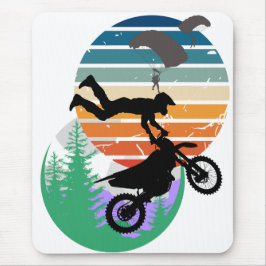 Motorfiets, parachutes en het buitenleven muismat