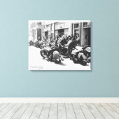 Motorfiets "Street Rally" Wall Art uit 1940 Canvas Afdruk (Insitu (Houten vloer))