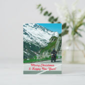 Motorrijder in sneeuwbergen met kerstmis briefkaart (Staand voorkant)
