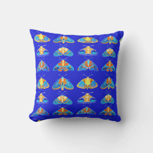 Motten in donkerblauw, oranje en turquoise  buitenkussen