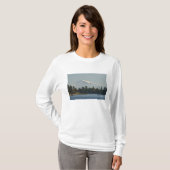 Mount Baker domineert landschap T-shirt (Voorkant volledig)
