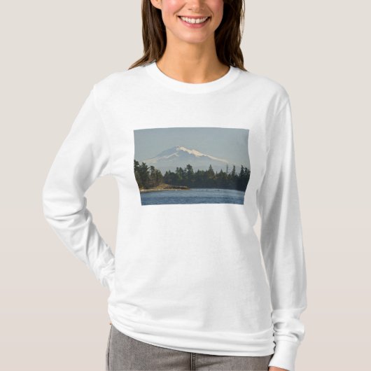 Mount Baker domineert landschap T-shirt (Voorkant)