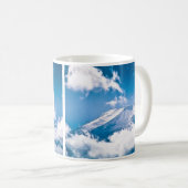 Mount Fuji in de wolken, Japan Koffiemok (Voorkant rechts)