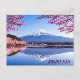 Mount Fuji omringd door bloeiende kersenbloesems Briefkaart