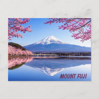 Mount Fuji omringd door bloeiende kersenbloesems Briefkaart